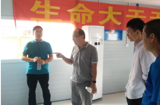 5陆烜在领导工作。陈其毅 摄1.png