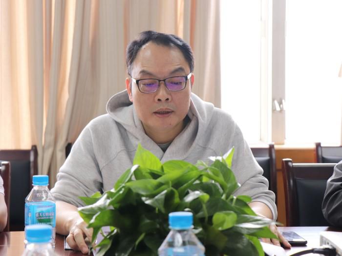 6周兴耀出席并讲话。谭倩文 摄_700x524.jpg