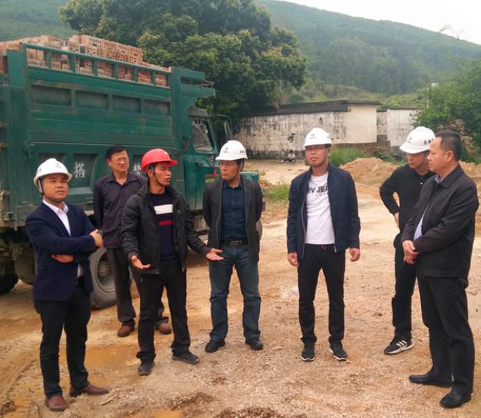 1.实地查抄。许传波 摄_副本700.jpg