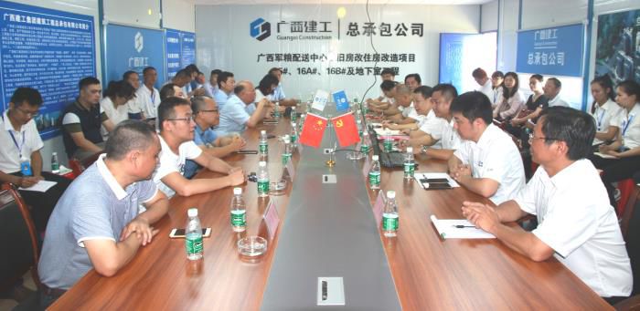 1.1座谈会现场。邓灿滨 摄700.JPG