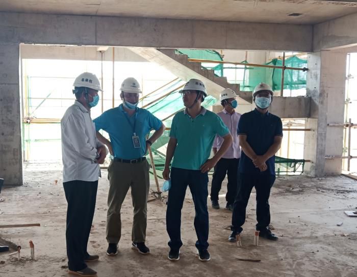 7.2领导工作。陈其毅 摄700.jpg