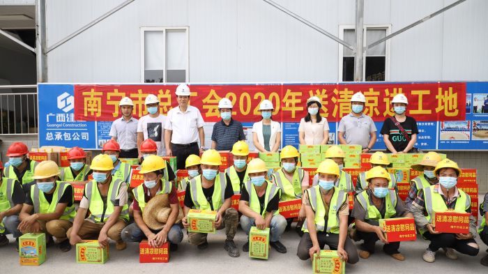 合影。李立云 摄.jpg