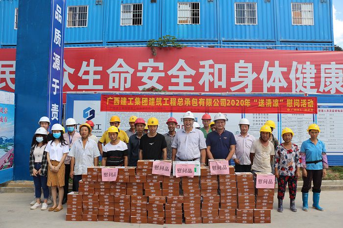 锦官阁项目送清冷。张钊林 摄.JPG