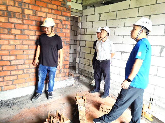 40砌砖查抄。罗成 摄.jpg