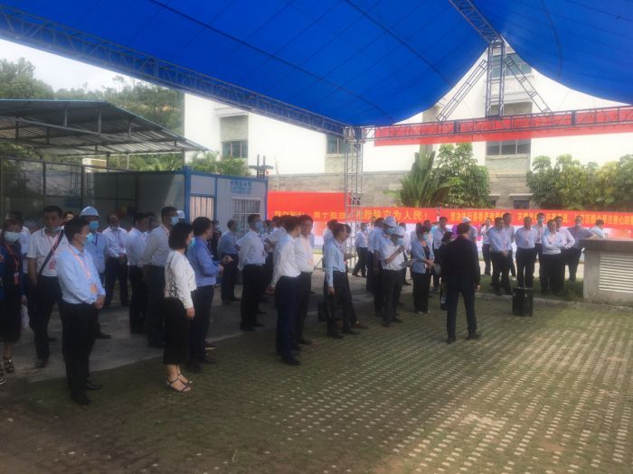 52视察现场。刘彩凤 摄.jpg