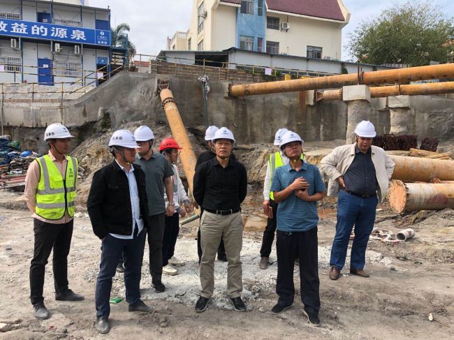 4现场查抄领导。陆勤 摄.jpg