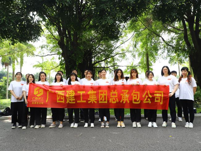 座谈会现场。杨桂峰 摄（建图）.jpg