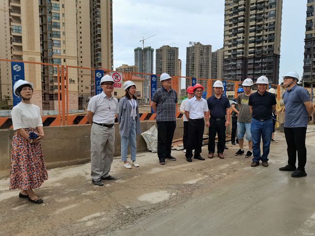 调研现场。彭永彬 摄（建图）.jpg