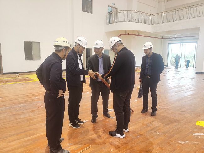 现场领导工作。刘博群 摄（建图） (2).jpg