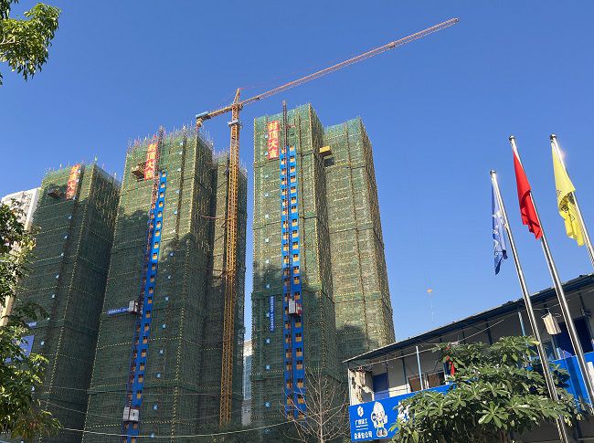 封顶主体现场。王家斌 摄（建图）.jpg