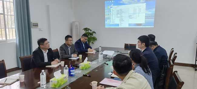 扶绥洽谈现场。刘华 摄（建图）.jpg