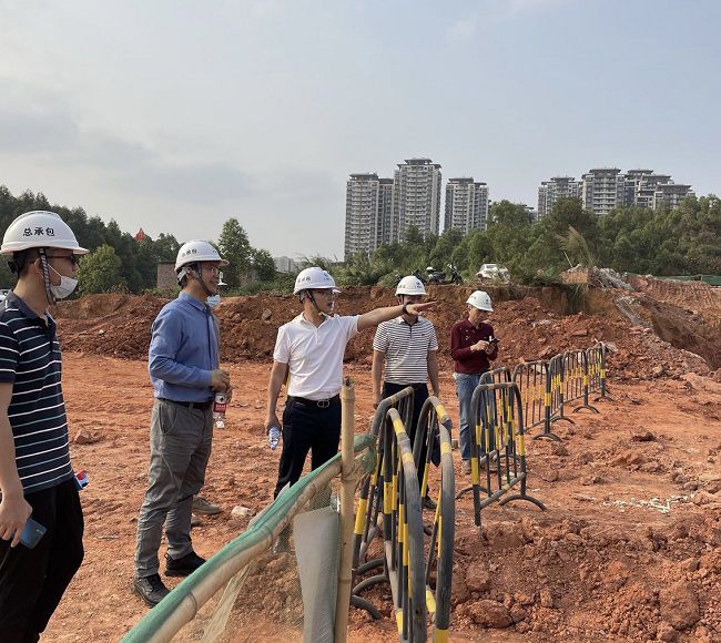 查抄现场。梁荣程 摄（建图）.jpg