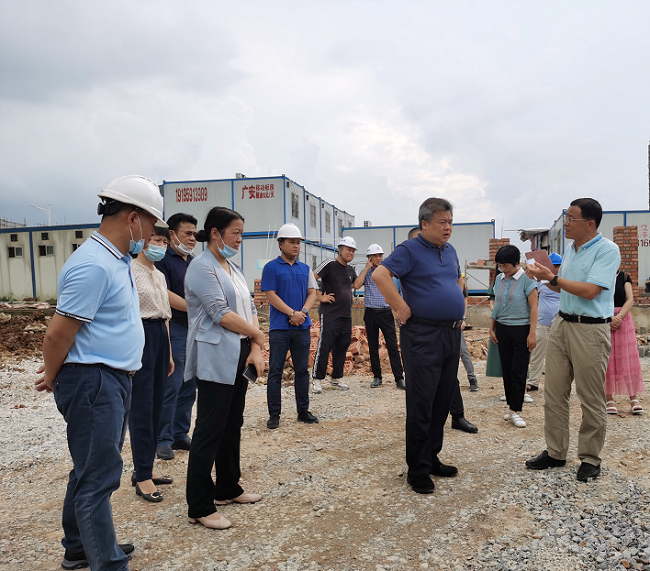 调研现场。李绍瑜 摄（建图）.png