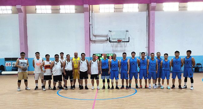 合影留想。陆勤 摄（建图）.jpg