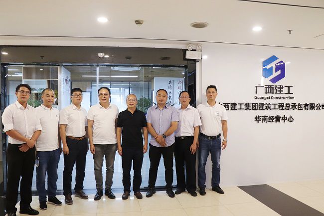 合影留想。周煜川 摄（建图）.jpg