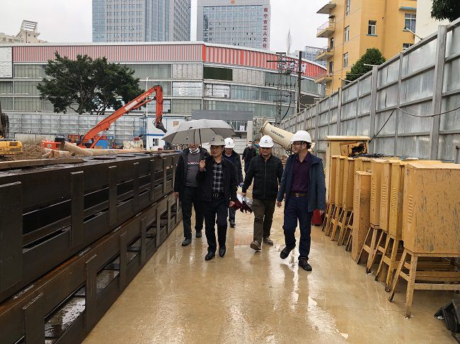 查抄现场。罗成 摄（建图）.jpg