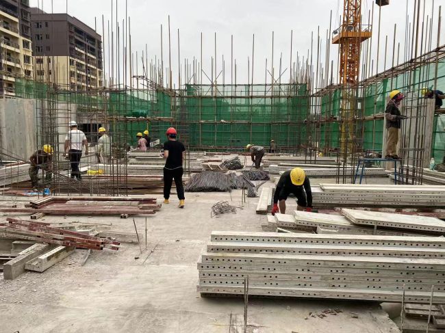 楼面施工。马幼云 摄（建图）.jpg