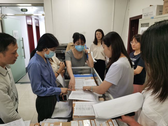 复查资料。梁红玉 摄（建图）.jpg