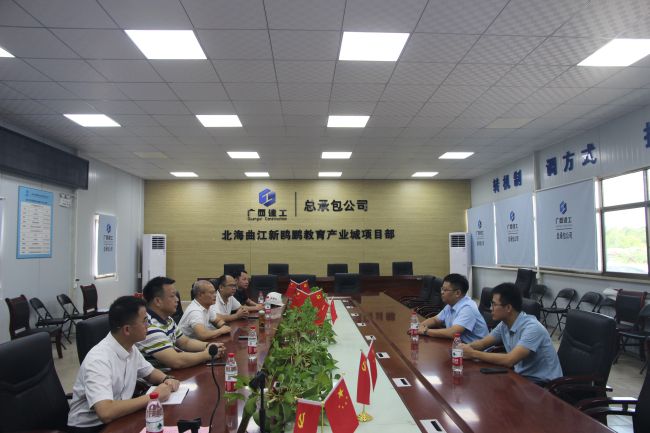 座谈会现场。梁红玉 摄（建图）.jpg