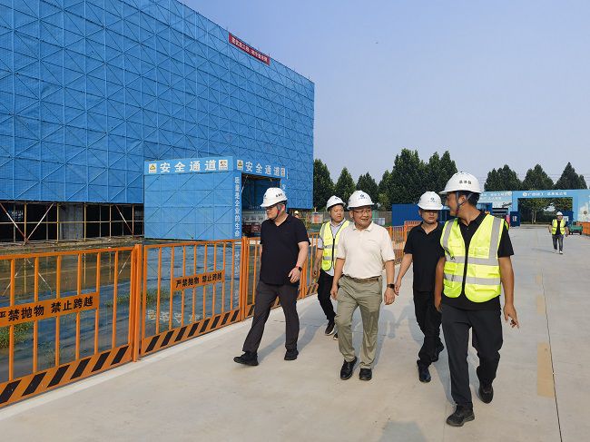 查抄现场。杨醒晨 摄（建图）.jpg