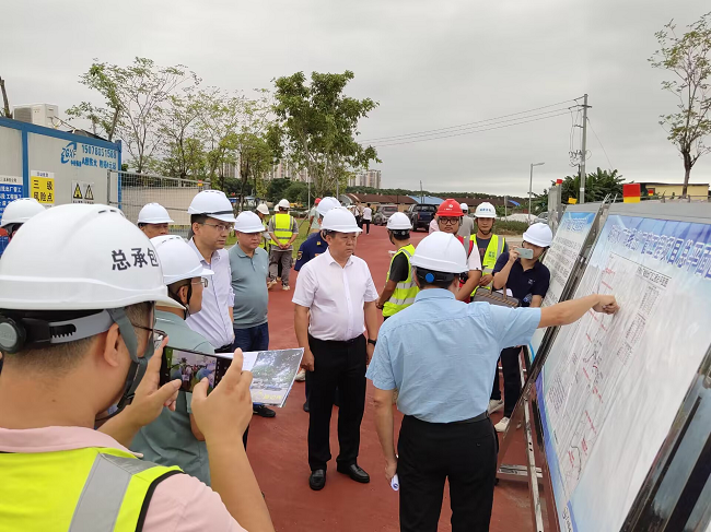 调研现场。陈家杰 摄（建图）.png