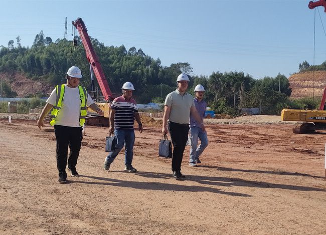 调研现场。陆勤摄（建图）.jpg