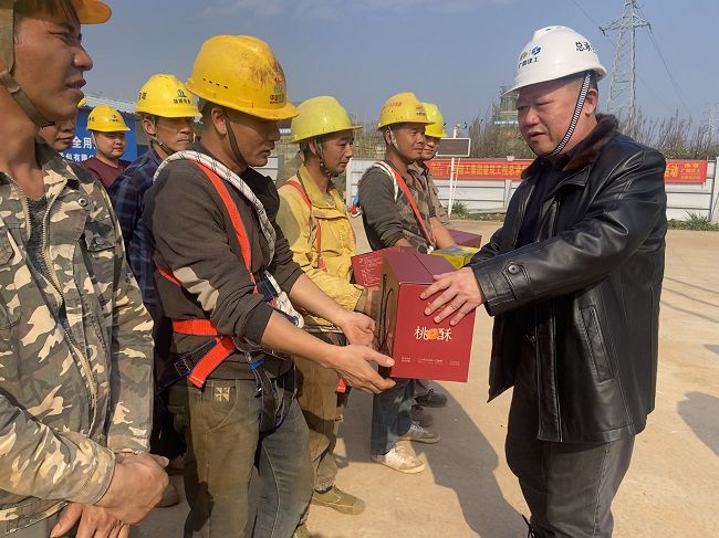 发放慰问品 建图.jpg